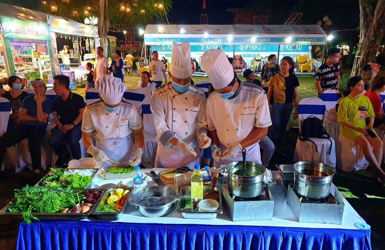 Lễ hội ẩm thực đang diễn ra tại Thành phố Vũng Tàu (tỉnh Bà Rịa – Vũng Tàu) cần tăng cường và thực hiện nghiêm các biện pháp phòng, chống dịch.
